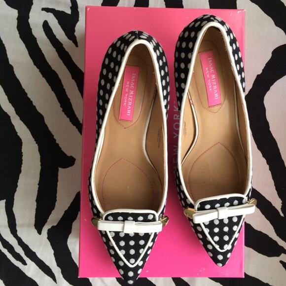 Host Pick! Isaac Mizrahi polka dot kitten heels - Picture 1 of 4